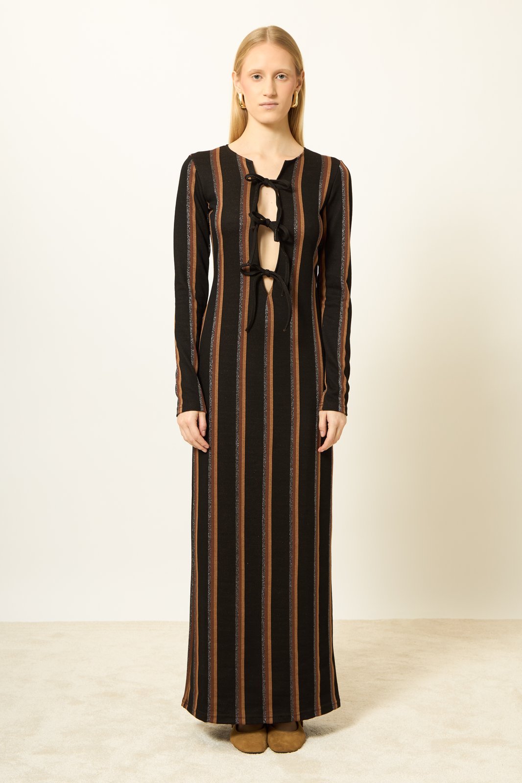 ABITO AGUA RIGHE NERO €221 - 50%