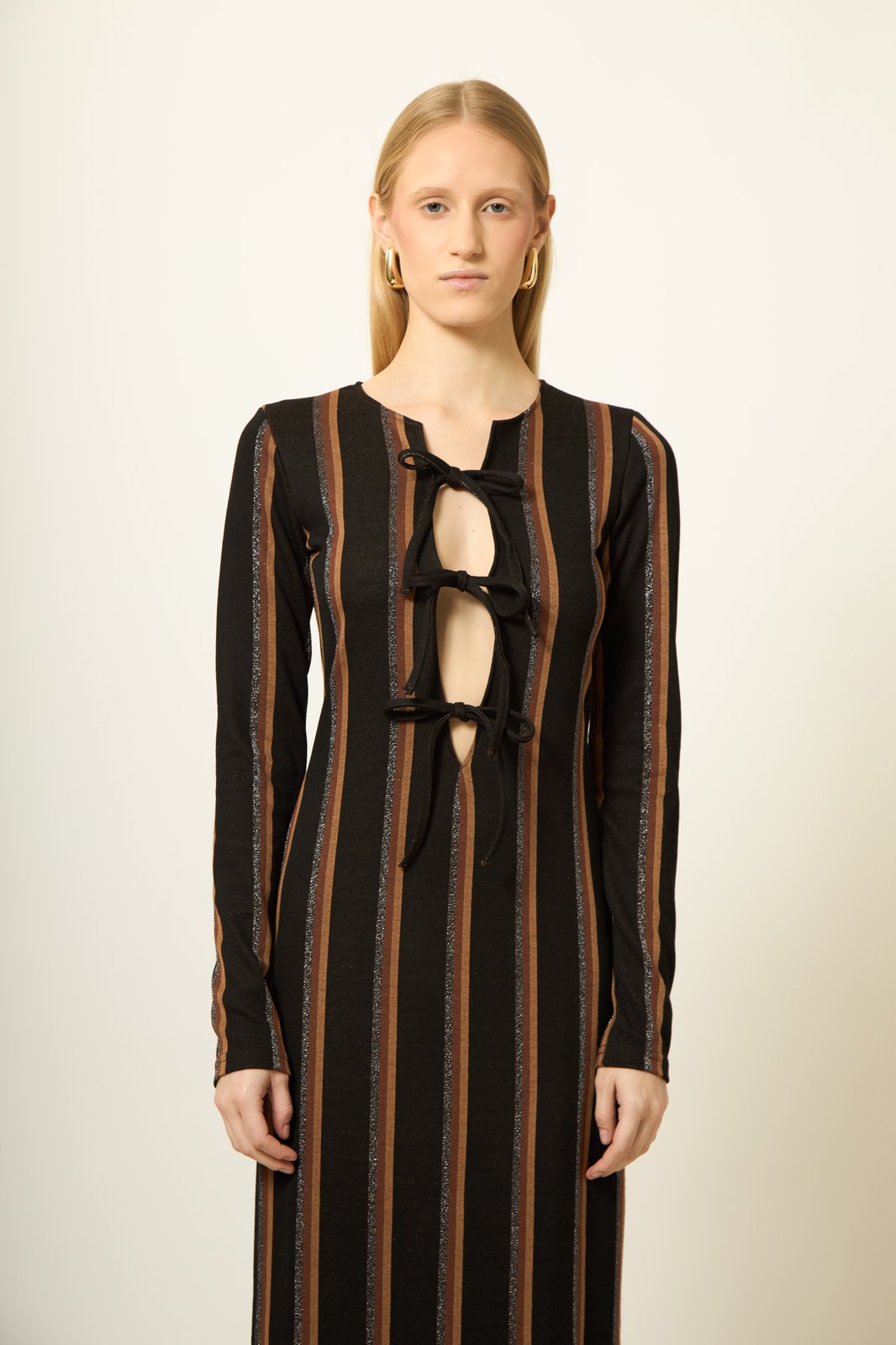 ABITO AGUA RIGHE NERO €221 - 50%
