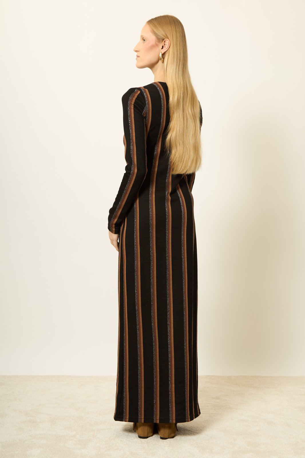 ABITO AGUA RIGHE NERO €221 - 50%
