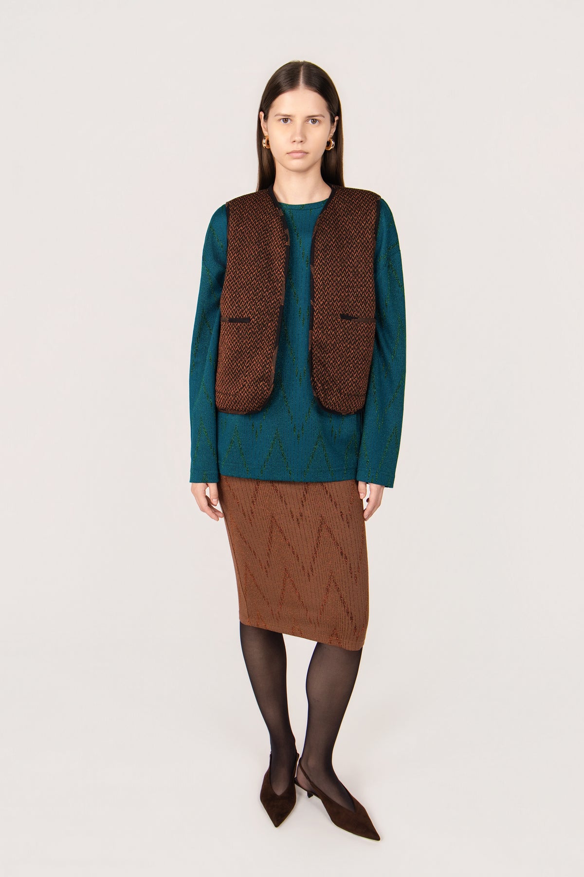 CANDY VEST BROWN + BLACK PIN
