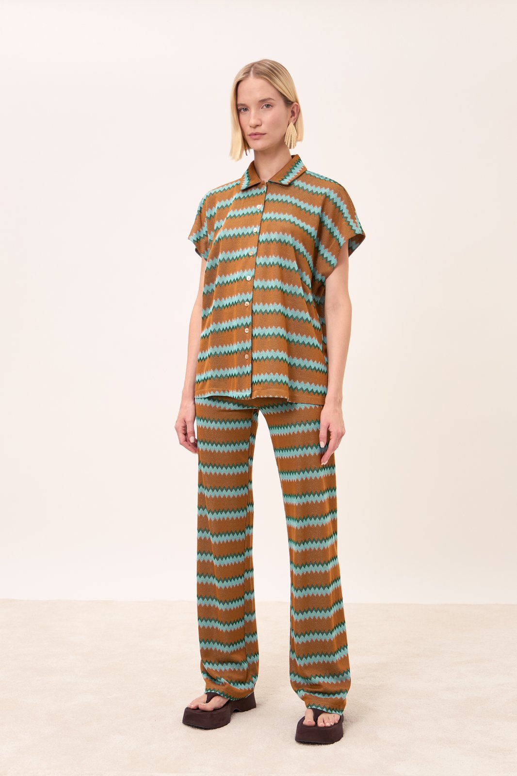 PANTALONE POLINESIA CHEVRON OCRA